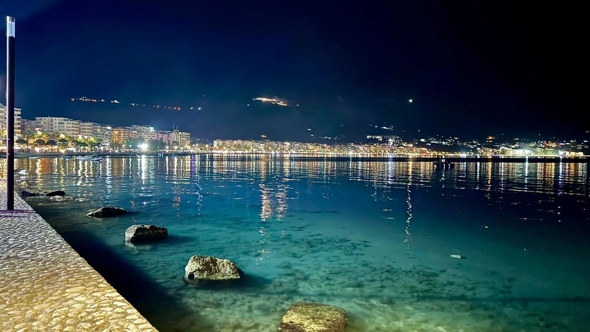 Four Seasons Beach Apartment Vlora